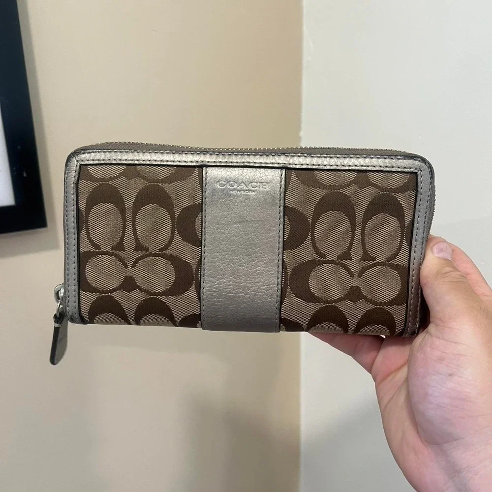 y2k 2000s Coach Accordion Signature Cs Monogram Wallet / organizer